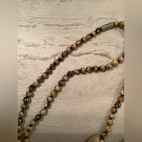 RARE FIND New vintage beaded necklace (black-orange-cream-gold) - Picture 4 of 5